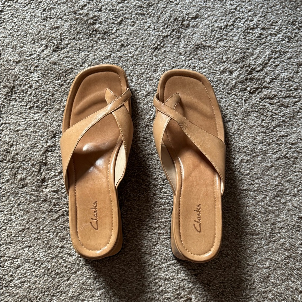 NWOT Clark’s Leather Tan Heeled Slip On